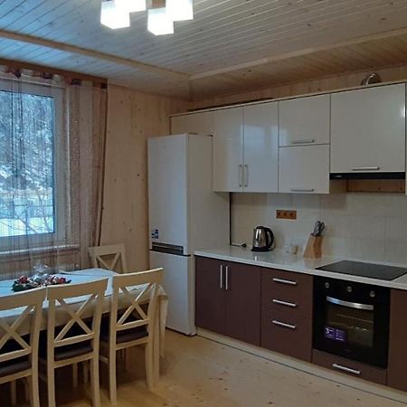 Котедж Під Горою Tatariv Ngoại thất bức ảnh